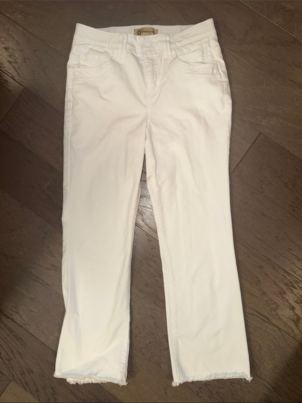 Democracy White Straight-Leg Jeans with Frayed Hem